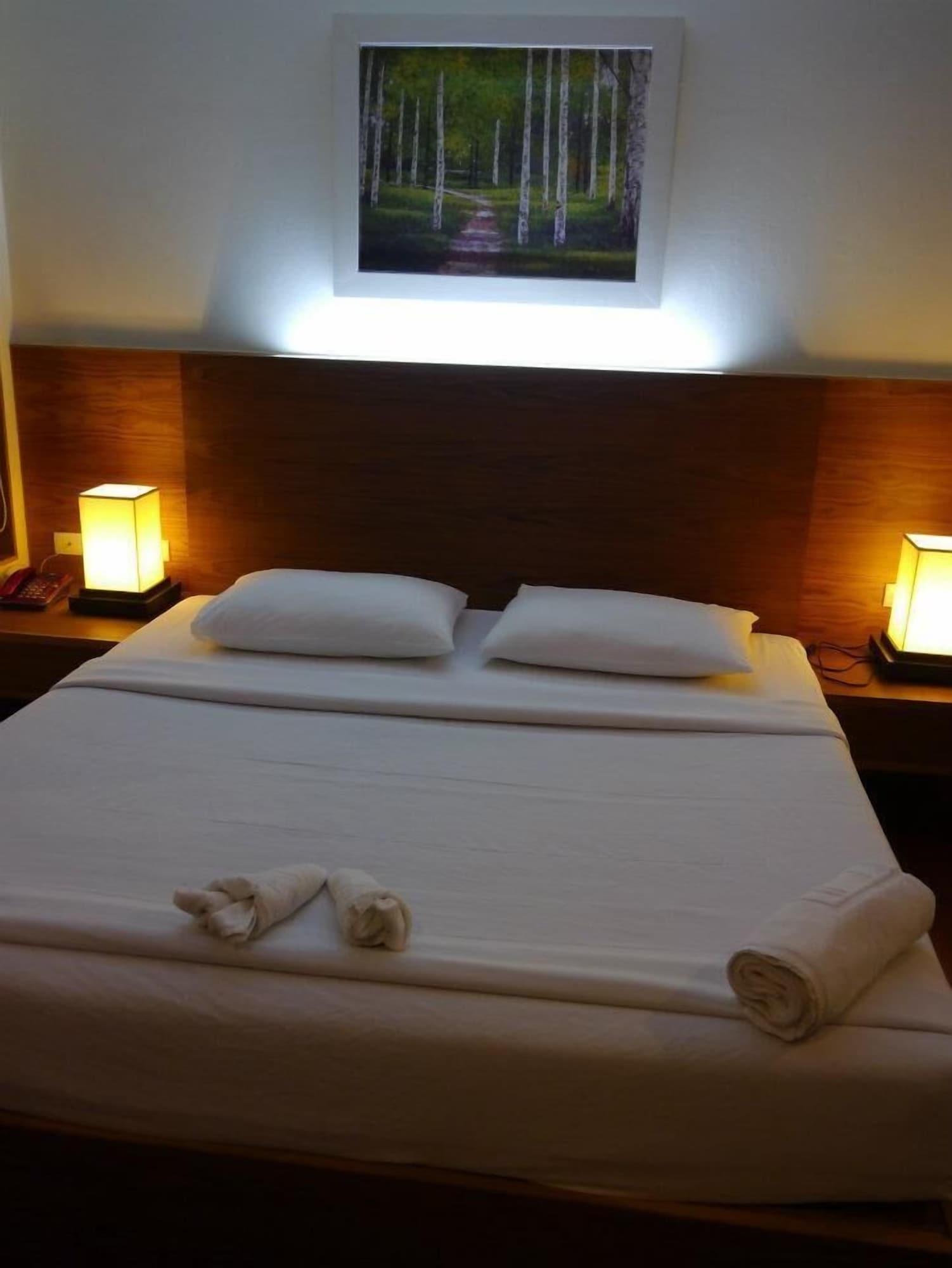 Baan Saikao Plaza Hotel & Service Apartment Koh Chang Exteriör bild