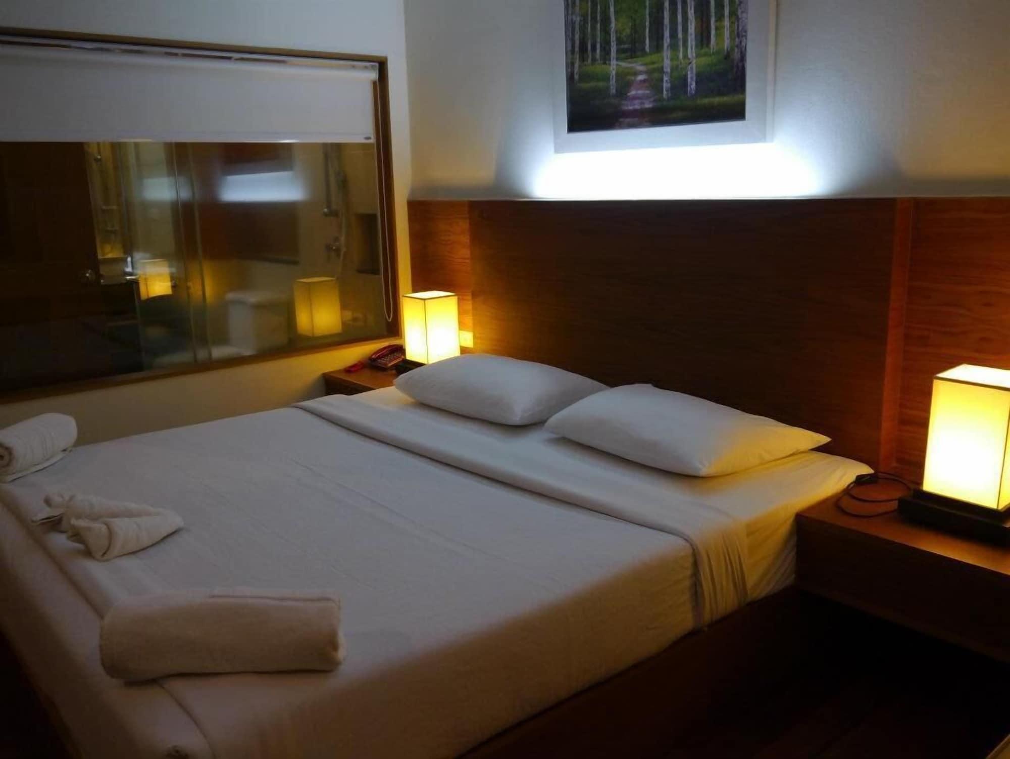 Baan Saikao Plaza Hotel & Service Apartment Koh Chang Exteriör bild