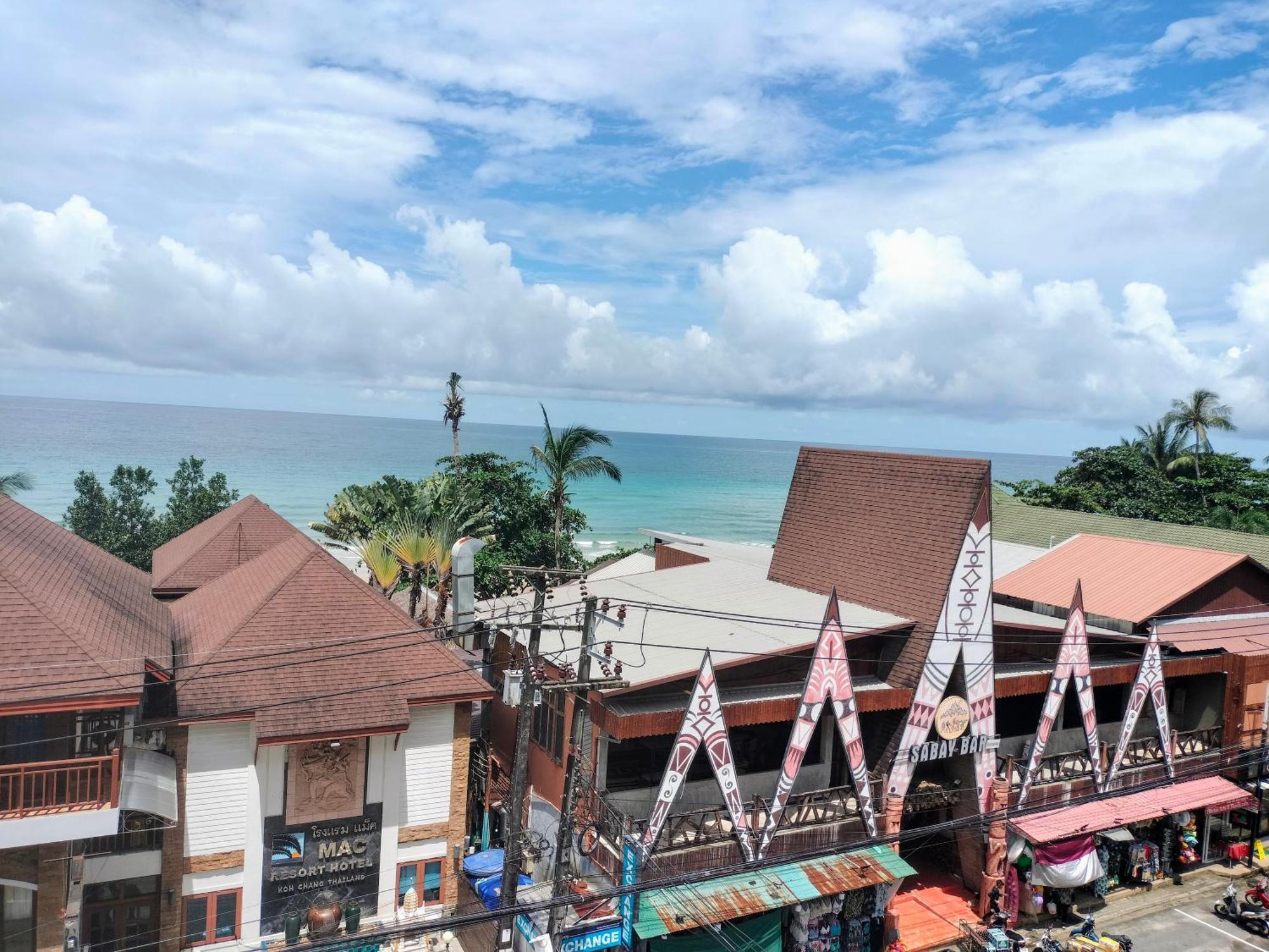 Baan Saikao Plaza Hotel & Service Apartment Koh Chang Exteriör bild